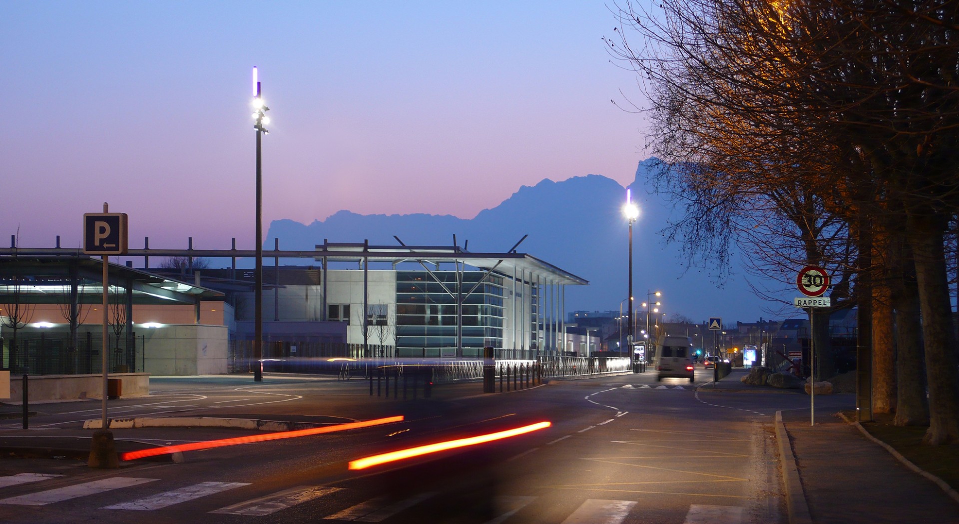 Parvis Lycée Pablo Neruda