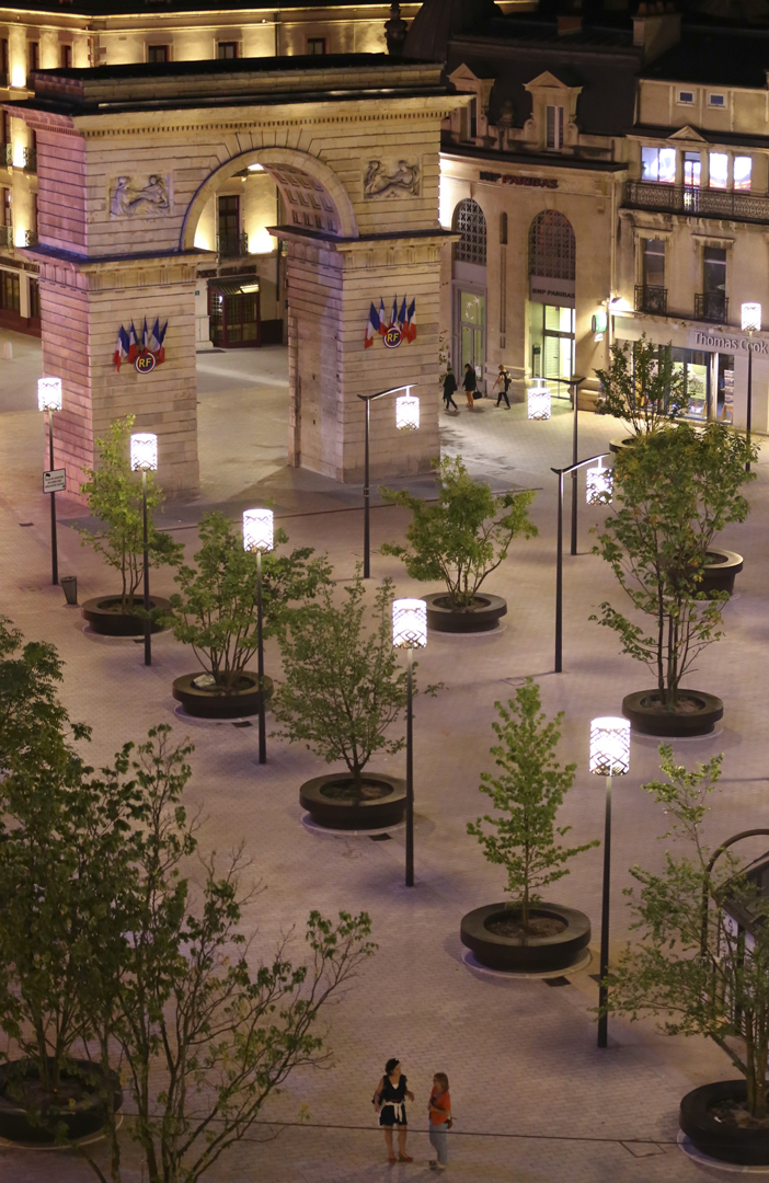 Dijon, Place Darcy, Conception lumière, luminaires abat-jour, Boreal