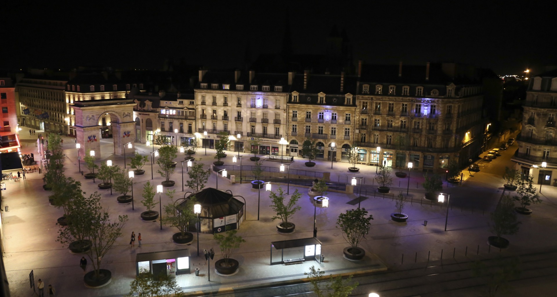Dijon, Place Darcy, Conception lumière, luminaires abat-jour, Boreal