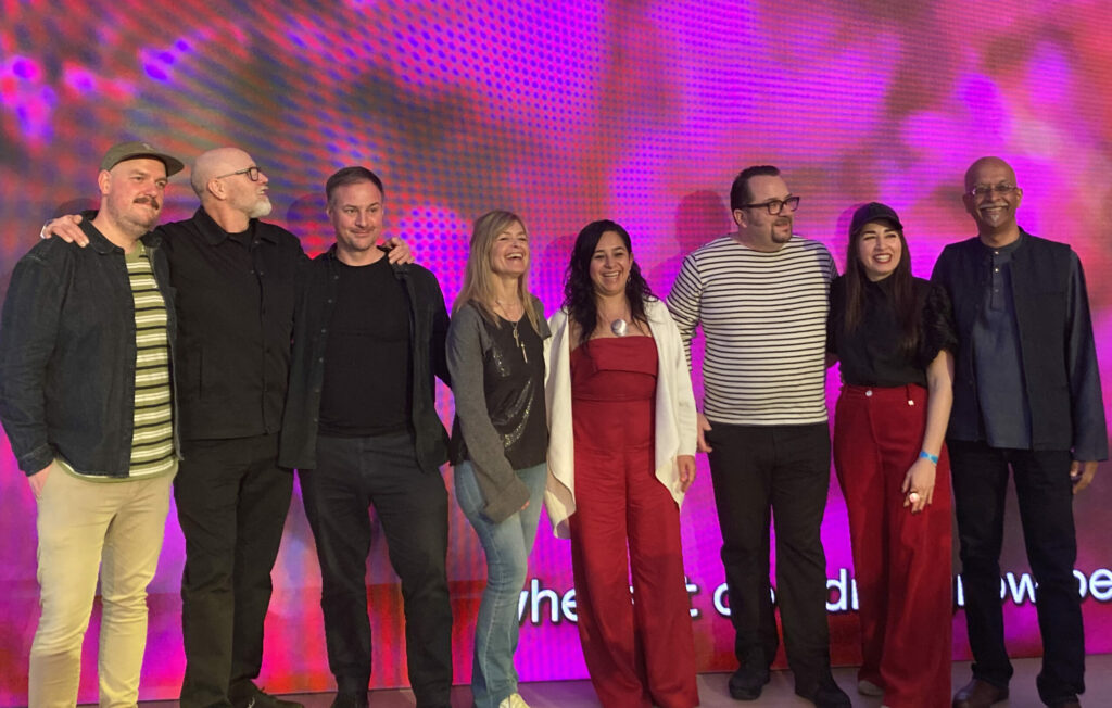 Les speakers de l'événement BucketList organisé par Light Collective sur le stand Signify, L+B 2026