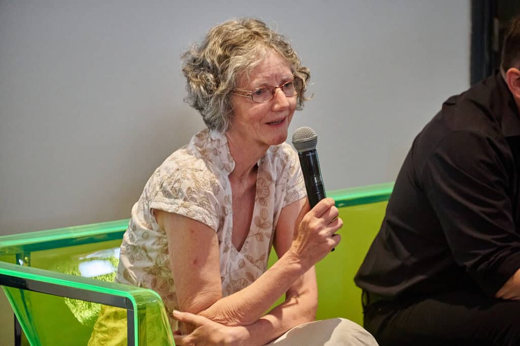 Hélène Foglar, écologue de l'atelier Athéna-Lum, lors du dialogue À 2 c'est mieux à HC16 Lézigno