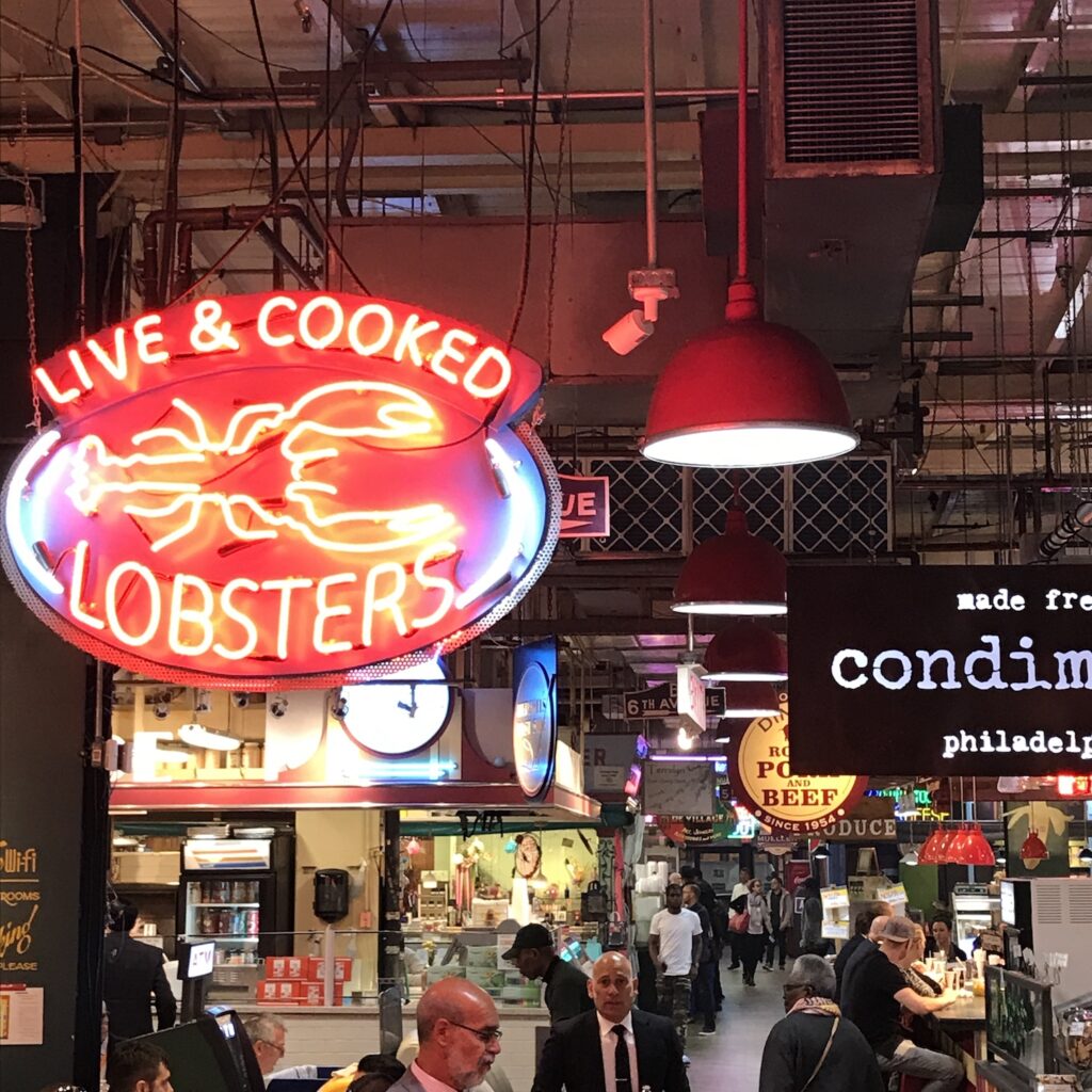 Néon "Live & Cooked Lobsters", Reading Terminal Market, Philadelphia.